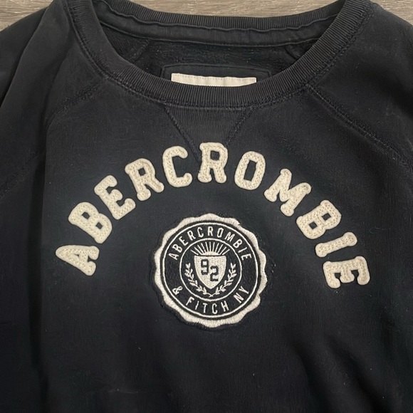 Abercrombie and Fitch Women sweatshirt size S 
Good condition 
Vintage - Picture 2 of 3